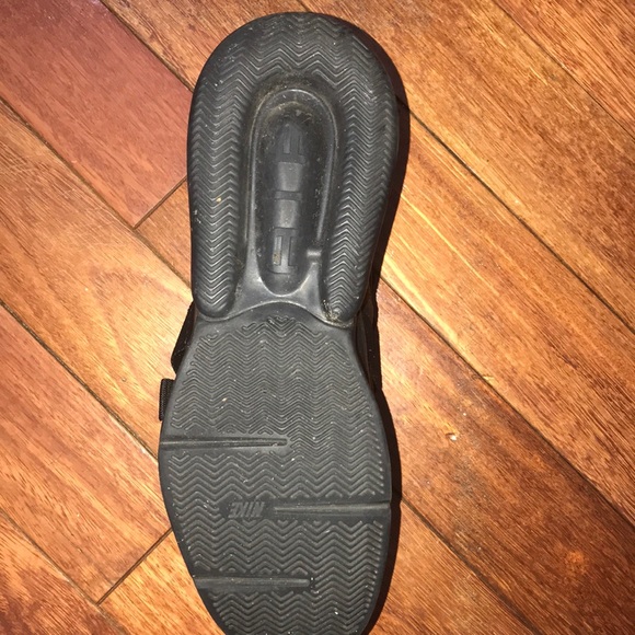 Nike Air Force 270s. - Picture 7 of 8